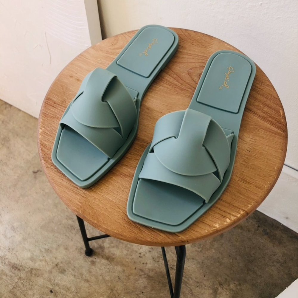 Alana Sandals Size 10